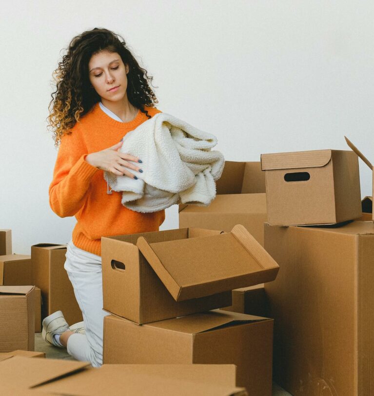 How to Pack and Organise a Storage Container Like a Pro